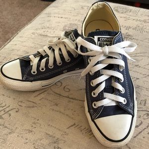 Converse Navy Blue Womens 6.5 / Men’s 4.5